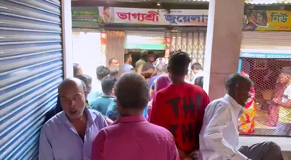 মাদারীপুরে হাউসদি বাজারে ভয়াবহ ডাকাতি